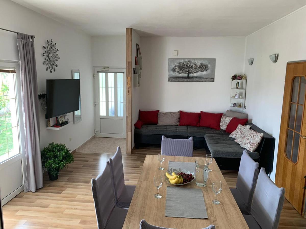Apartmani Bilic Dugi Rat Eksteriør billede